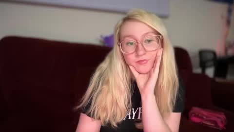 vanillapuddingpie online show from February 10, 2025, 2:52 am