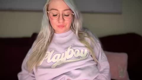 vanillapuddingpie online show from February 17, 2026, 3:03 am