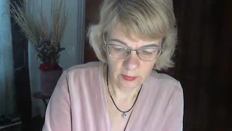 Snapshot of vanillaxcreamy chatting on January 24, 2025, 9:39 am Vanillaxcreamy online show from January 24, 2025, 9:39 am