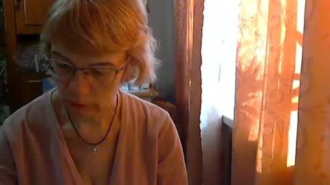 Snapshot of vanillaxcreamy chatting on February 23, 2025, 12:48 pm Vanillaxcreamy online show from February 23, 2025, 12:48 pm