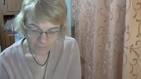 Snapshot of vanillaxcreamy chatting on February 24, 2025, 6:04 pm Vanillaxcreamy online show from February 24, 2025, 6:04 pm