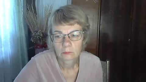 Snapshot of vanillaxcreamy chatting on November 7, 2025, 9:42 am Vanillaxcreamy online show from November 7, 2025, 9:42 am