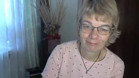 Snapshot of vanillaxcreamy chatting on November 16, 2025, 7:14 am Vanillaxcreamy online show from November 16, 2025, 7:14 am