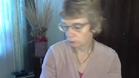 Snapshot of vanillaxcreamy chatting on November 25, 2025, 8:03 am Vanillaxcreamy online show from November 25, 2025, 8:03 am