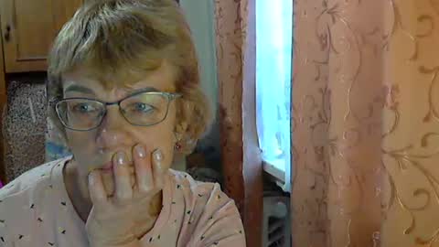 Snapshot of vanillaxcreamy chatting on December 19, 2025, 11:39 am Vanillaxcreamy online show from December 19, 2025, 11:39 am