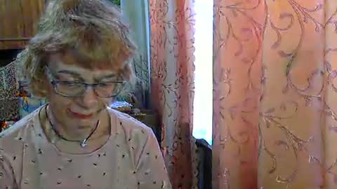 Snapshot of vanillaxcreamy chatting on February 22, 2026, 6:02 am Vanillaxcreamy online show from February 22, 2026, 6:02 am