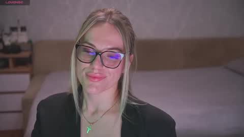 Sophie online show from March 6, 2026, 10:50 pm