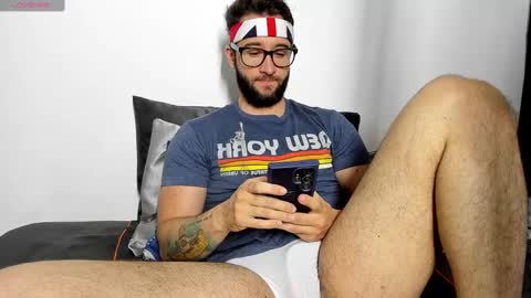 Van online show from March 6, 2025, 6:59 pm