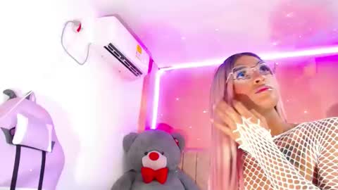 vannesa01 online show from December 2, 2024, 3:03 pm