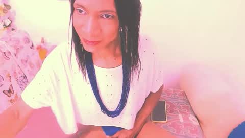 VANNESA online show from April 13, 2026, 11:43 pm