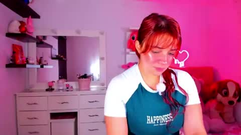 Snapshot of vannessa_shy chatting on June 19, 2026, 10:57 pm Vanesa online show from June 19, 2026, 10:57 pm