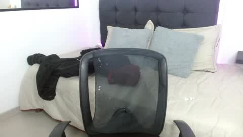 vane online show from April 19, 2026, 7:38 pm