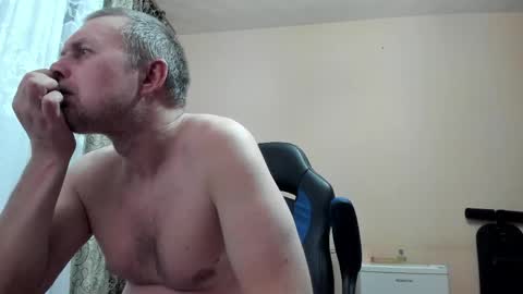 vano_822 online show from May 12, 2026, 6:05 pm