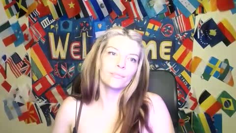 Snapshot of vanrey_ chatting on June 10, 2026, 6:56 am Vanessa online show from June 10, 2026, 6:56 am
