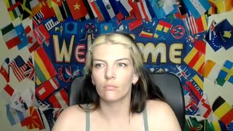 Snapshot of vanrey_ chatting on June 22, 2026, 7:38 am Vanessa online show from June 22, 2026, 7:38 am