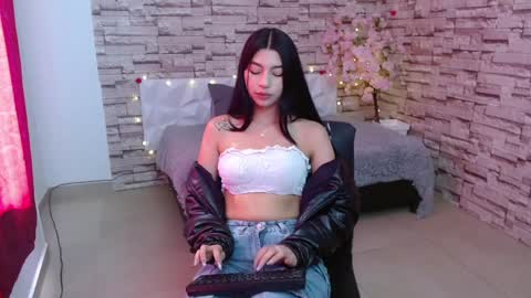 Snapshot of vanse_lust chatting on December 12, 2024, 6:53 pm Karuna online show from December 12, 2024, 6:53 pm