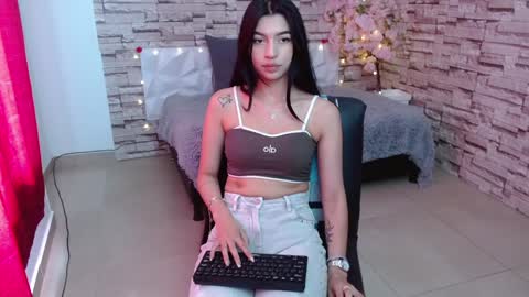 Snapshot of vanse_lust chatting on December 13, 2024, 6:27 pm Karuna online show from December 13, 2024, 6:27 pm