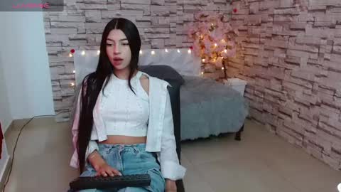 Snapshot of vanse_lust chatting on February 10, 2025, 8:00 pm Karuna online show from February 10, 2025, 8:00 pm
