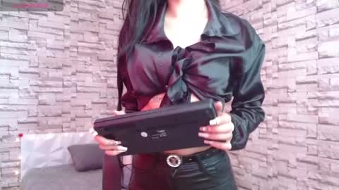 Snapshot of vanse_lust chatting on March 7, 2025, 6:22 pm Karuna online show from March 7, 2025, 6:22 pm