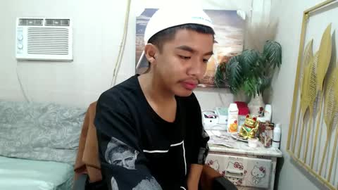 Snapshot of vanxxx2005 chatting on March 2, 2025, 12:22 pm vanxxx2005 online show from March 2, 2025, 12:22 pm