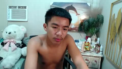 Snapshot of vanxxx2005 chatting on March 3, 2025, 7:49 pm vanxxx2005 online show from March 3, 2025, 7:49 pm