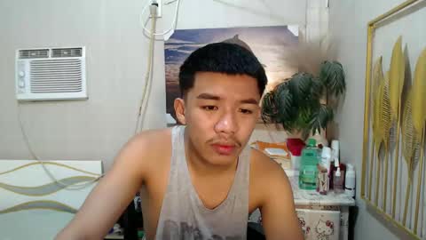 Snapshot of vanxxx2005 chatting on March 12, 2025, 6:22 pm vanxxx2005 online show from March 12, 2025, 6:22 pm