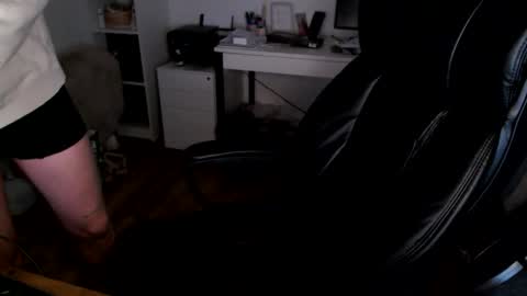 Snapshot of vaslo08 chatting on April 4, 2026, 5:43 pm Vaslo online show from April 4, 2026, 5:43 pm
