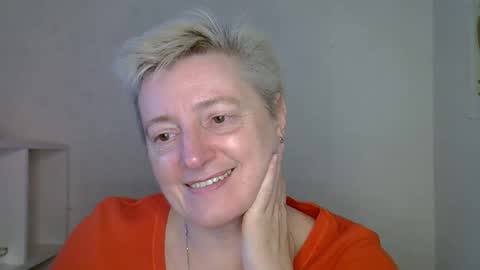 vea_motty online show from November 18, 2025, 9:36 am