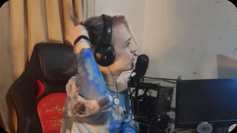 veelucious online show from October 8, 2025, 11:57 pm