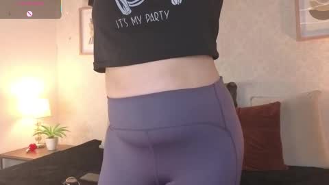 Snapshot of veesimons_dh chatting on November 14, 2025, 7:45 pm Vee Simons online show from November 14, 2025, 7:45 pm