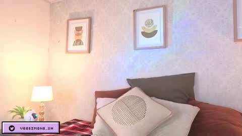 Snapshot of veesimons_dh chatting on December 17, 2025, 7:42 pm Vee Simons online show from December 17, 2025, 7:42 pm