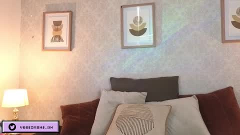 Snapshot of veesimons_dh chatting on December 22, 2025, 6:05 pm Vee Simons online show from December 22, 2025, 6:05 pm