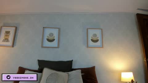 Snapshot of veesimons_dh chatting on January 5, 2026, 7:39 pm Vee Simons online show from January 5, 2026, 7:39 pm