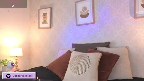 Snapshot of veesimons_dh chatting on January 14, 2026, 8:25 pm Vee Simons online show from January 14, 2026, 8:25 pm