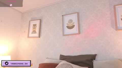 Snapshot of veesimons_dh chatting on January 15, 2026, 8:45 pm Vee Simons online show from January 15, 2026, 8:45 pm