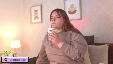 Snapshot of veesimons_dh chatting on February 3, 2026, 7:41 pm Vee Simons online show from February 3, 2026, 7:41 pm