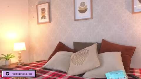 Snapshot of veesimons_dh chatting on February 4, 2026, 8:14 pm Vee Simons online show from February 4, 2026, 8:14 pm