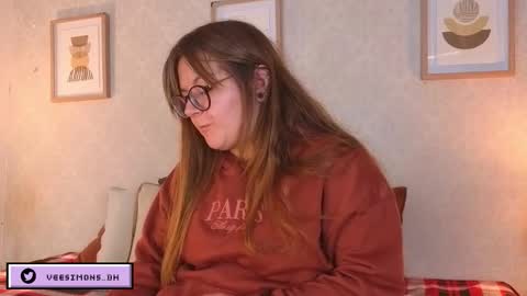 Snapshot of veesimons_dh chatting on February 25, 2026, 7:45 pm Vee Simons online show from February 25, 2026, 7:45 pm