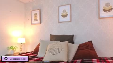 Vee Simons online show from March 21, 2026, 7:39 pm