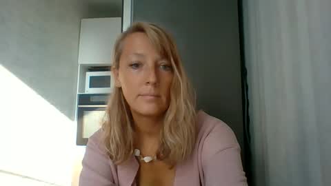 Veessa online show from September 20, 2025, 4:57 am