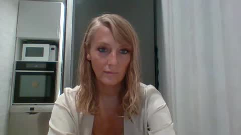 Veessa online show from September 27, 2025, 6:13 pm