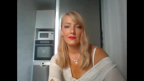 Veessa online show from October 16, 2025, 12:39 pm