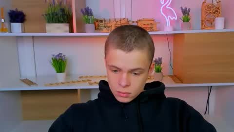 veldi_to online show from December 17, 2025, 12:33 pm