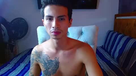 velk_hot1 online show from April 18, 2026, 7:07 pm