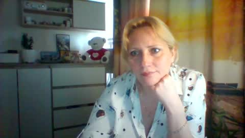 velka_raspberry online show from May 7, 2026, 8:09 am