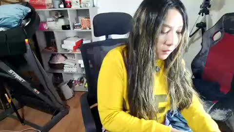 Snapshot of vellarossa chatting on June 23, 2026, 6:33 am Im VelaI will be Christmas and New Year with my family December 22 to January 13 I will miss you guys. online show from June 23, 2026, 6:33 am