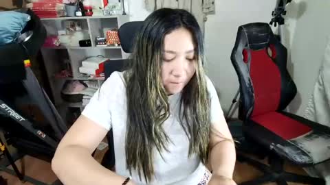 Snapshot of vellarossa chatting on July 13, 2026, 6:05 am Im VelaI will be Christmas and New Year with my family December 22 to January 13 I will miss you guys. online show from July 13, 2026, 6:05 am