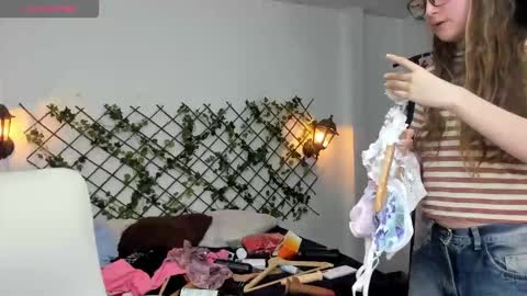 Snapshot of velvet__moon chatting on March 13, 2026, 4:08 am Sophi online show from March 13, 2026, 4:08 am