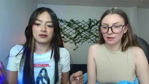 Sophi  online show from April 10, 2026, 12:05 am