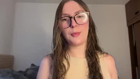 Sophi  online show from June 3, 2026, 6:02 pm